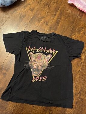 Def Leppard Black 1983 Leopard Graphic Tee